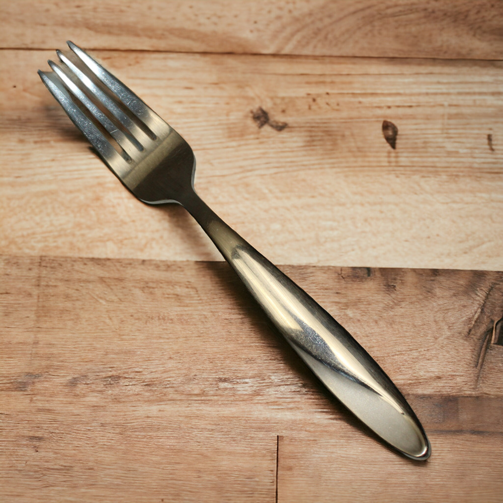 Oneida Silver Simmer (Stainless) 8" Fork